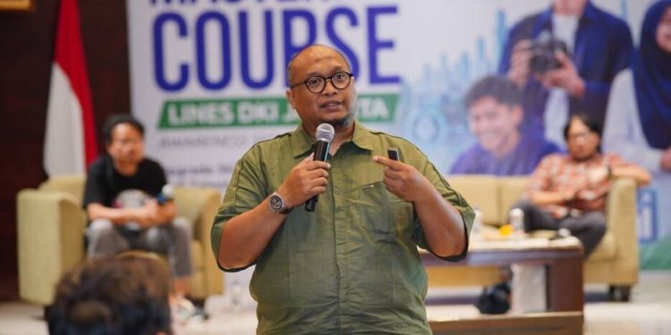 Korbid KIM DPP LDII Rulli Kuswahyudi saat menjadi pembicara di Master Course LINES LDII DKI Jakarta. Foto: LINES.