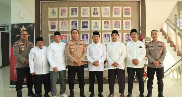 DPD LDII Kabupaten Gresik silaturahim dengan Polres Gresik membahas kamtibmas. Foto: LINES.