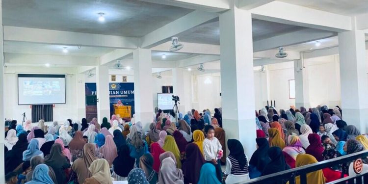 DPD LDII Kabupaten Polewali Mandar menggelar pengajian bagi ibu-ibu dan remaja putri secara hybrid. Foto: LINES