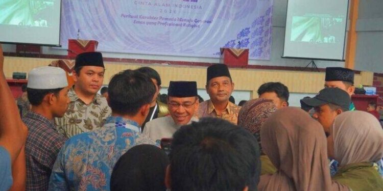 Wakil Wali Kota Padang, Maigus Nasir menutup Perkemahan Cinta Alam Indonesia (CAI) yang diselenggarakan DPD LDII Kota Padang. Foto: LINES.