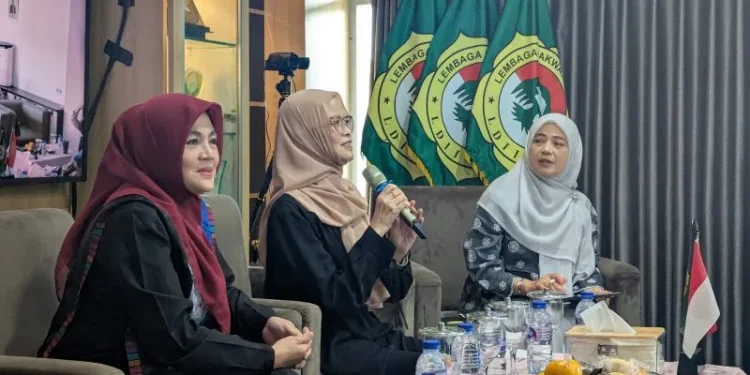 DPW LDII Jawa Barat menggelar webinar bertajuk "Dukungan Keluarga dan Lingkungan untuk Anak Berkebutuhan Khusus" dengan tema "Orang Tua Hebat untuk Anak Istimewa". Foto: LINES