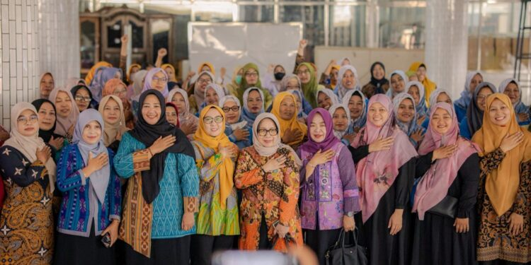 Kader Posyandu se-Kecamatan Pesantren menggelar kegiatan studi tiru ke Posyandu 6 Standar Pelayanan Minimal (SPM) Seruni. Foto: LINES