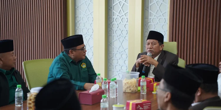 Jajaran DPW LDII Jawa Timur bersilaturahim dengan Majelis Ulama Indonesia (MUI) Jawa Timur di Kantor MUI, Surabaya, pada Rabu (22/7/2026). Foto: LINES