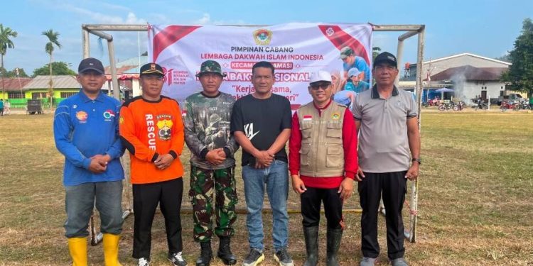 PC LDII Lamasi menggelar Kerja Bakti Nasional dengan menggandeng pemerintah kecamatan setempat. Foto: LINES.