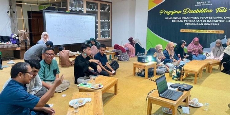 Pengajian Generus Tuli Indonesia di Ponpes Minhaajurrosyidin. Foto: LINES.
