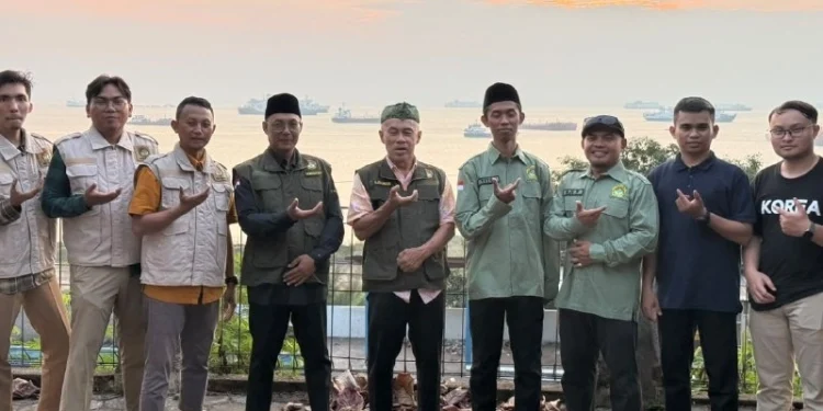 Tim rukyatul hilal LDII melaksanakan pemantauan hilal 1 Safar 1447 Hijriah secara serentak di berbagai wilayah Indonesia. Foto: LINES