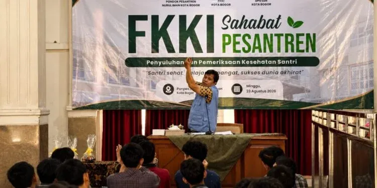Forum Komunikasi Kesehatan Islam (FKKI) Kota Bogor bersama DPD LDII Kota Bogor dan Pondok Pesantren Nurul Iman menggelar penyuluhan dan pemeriksaan kesehatan santri melalui program FKKI Sahabat Pesantren. Foto: LINES