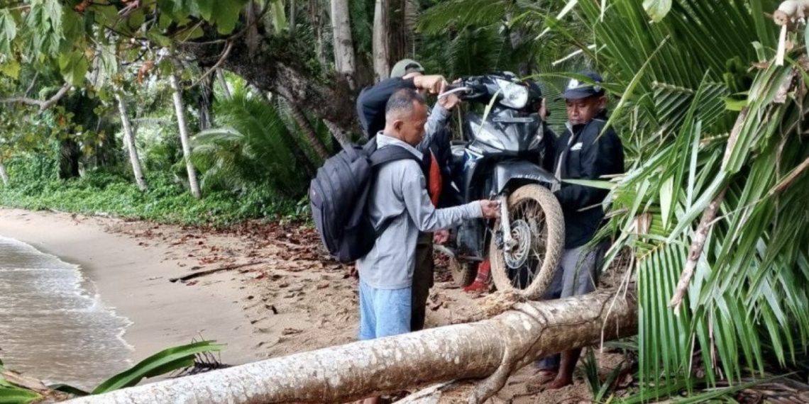 Jalan Terjal Warga Kawadang Menjemput Ilmu