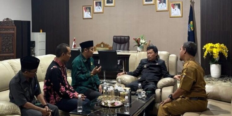 DPD LDII Kota Cirebon beraudiensi ke Wali Kota Cirebon. Foto: LINES.