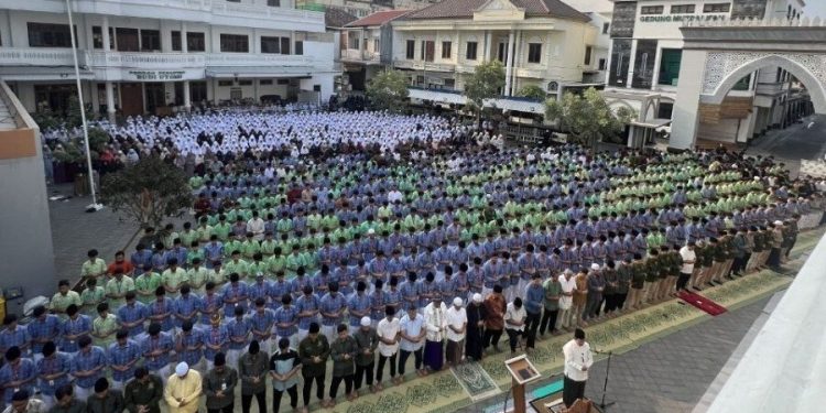 DPD LDII Kota Surakarta bersama Pondok Pesantren (Ponpes) Budi Utomo menggelar ibadah salat Istisqo. Foto: LINES.