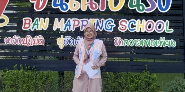 Intan Nurina Zamharira, menjadi bagian dari 81 mahasiswa Indonesia dari berbagai perguruan tinggi yang mengikuti program KKN Internasional di Pattani. Foto: LINES