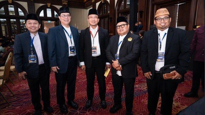 Ketua Umum DPP LDII, Dody Taufiq Wijaya, bersama para imam di IGIC 2026. Foto: LINES
