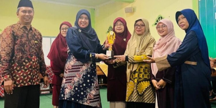 DPD LDII Kabupaten Pemalang meraih juara tiga dalam lomba olahan sorgum, yang dihelat DPW LDII Jawa Tengah. Foto: LINES