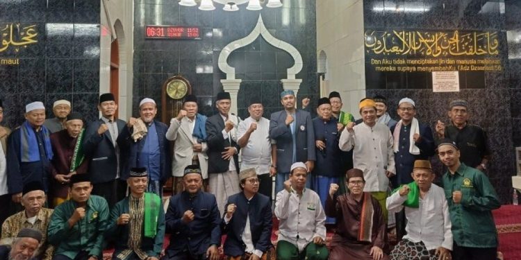 Ketua PC LDII Kecamatan Johar Baru, Mudjiono menghadiri “Subuh Gabungan”. Foto: LINES.