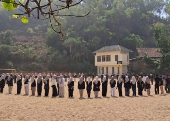 LDII Gunungkidul Bina Keakraban Muda-Mudi Sembari Wisata Pantai